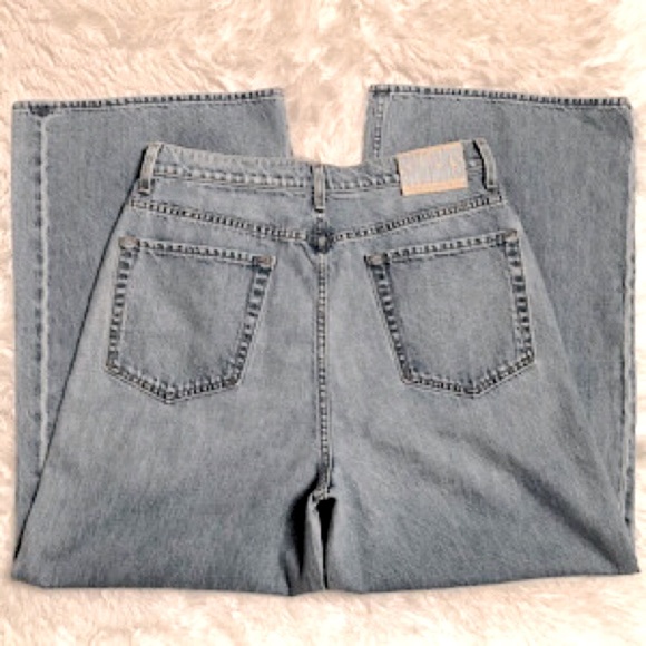 “NEW” MOTHER Snacks! High-Waisted Funnel Ankle Jean - Picture 6 of 10